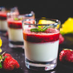 Panna cotta maasikakastmega